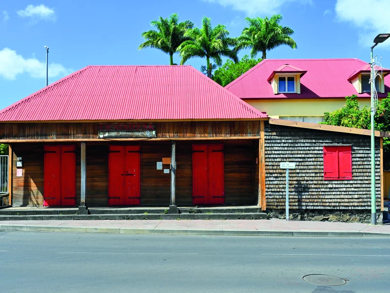 Comparaison avant-après de cases créoles à l'Entre-Deux, 1980 et aujourd'hui