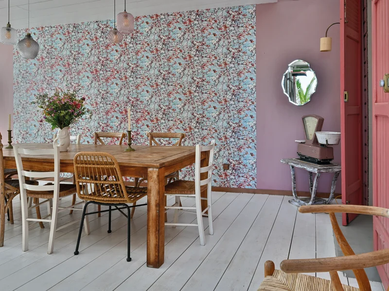 Terrasse de la case créole avec balançoire et baignoire extérieure italienne