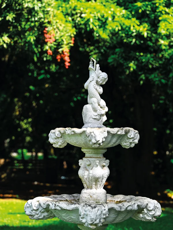Balcon panoramique du Domaine de La Grande Fontaine avec vue sur le temple hindou